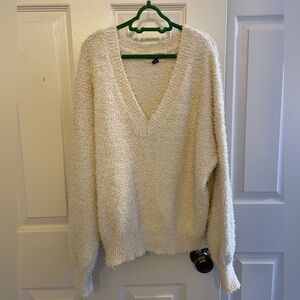 Universal Thread v-neck sweater size XS. Cream color